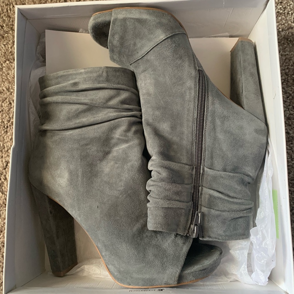 Steve Madden Grey Suede Ellison boots size 8.5